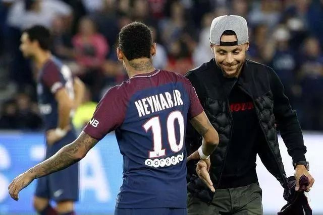 资金占用呈 资金占用呈